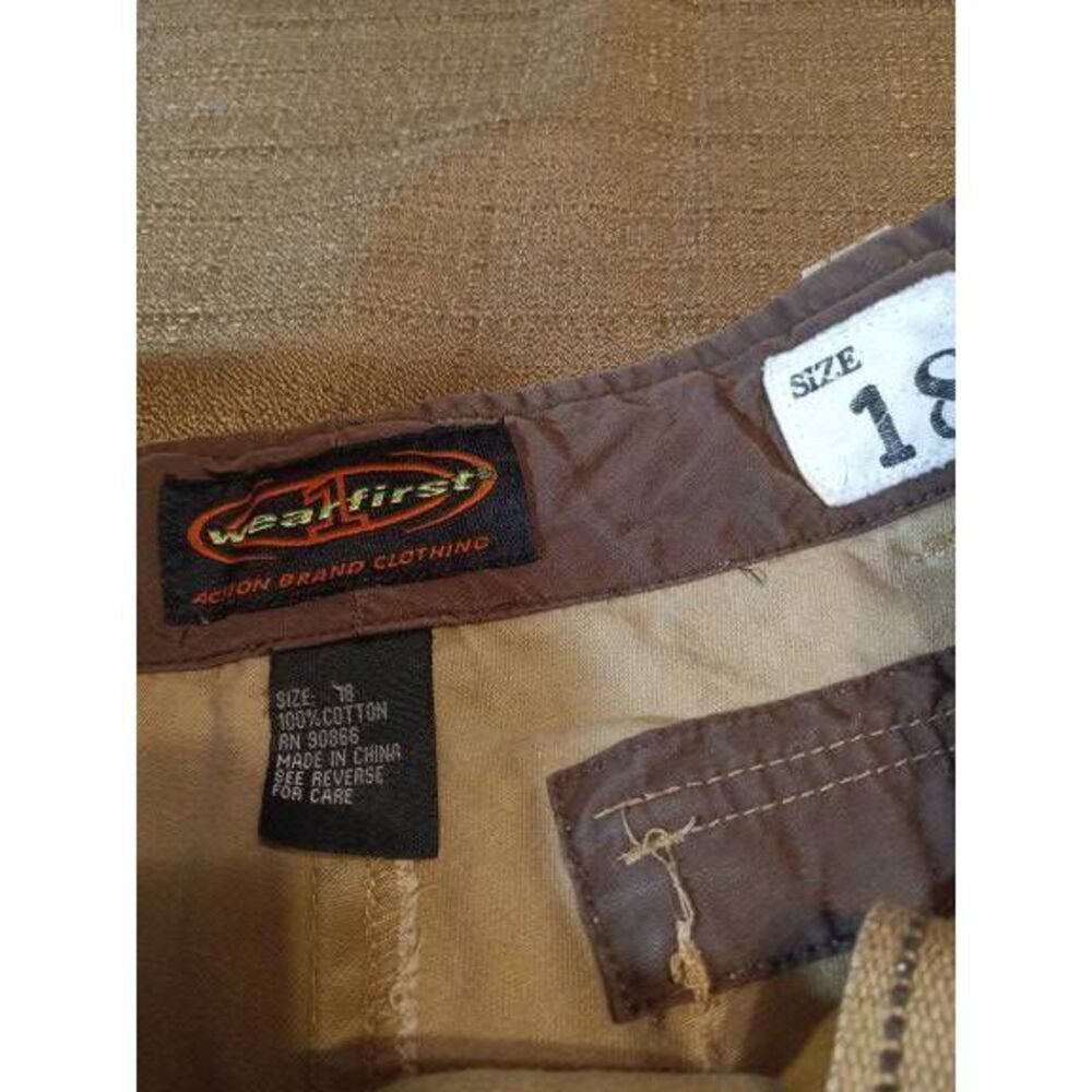 Wearfirst brand Boys Cargo Shorts - Size: 18 (0708) - Picture 7 of 7